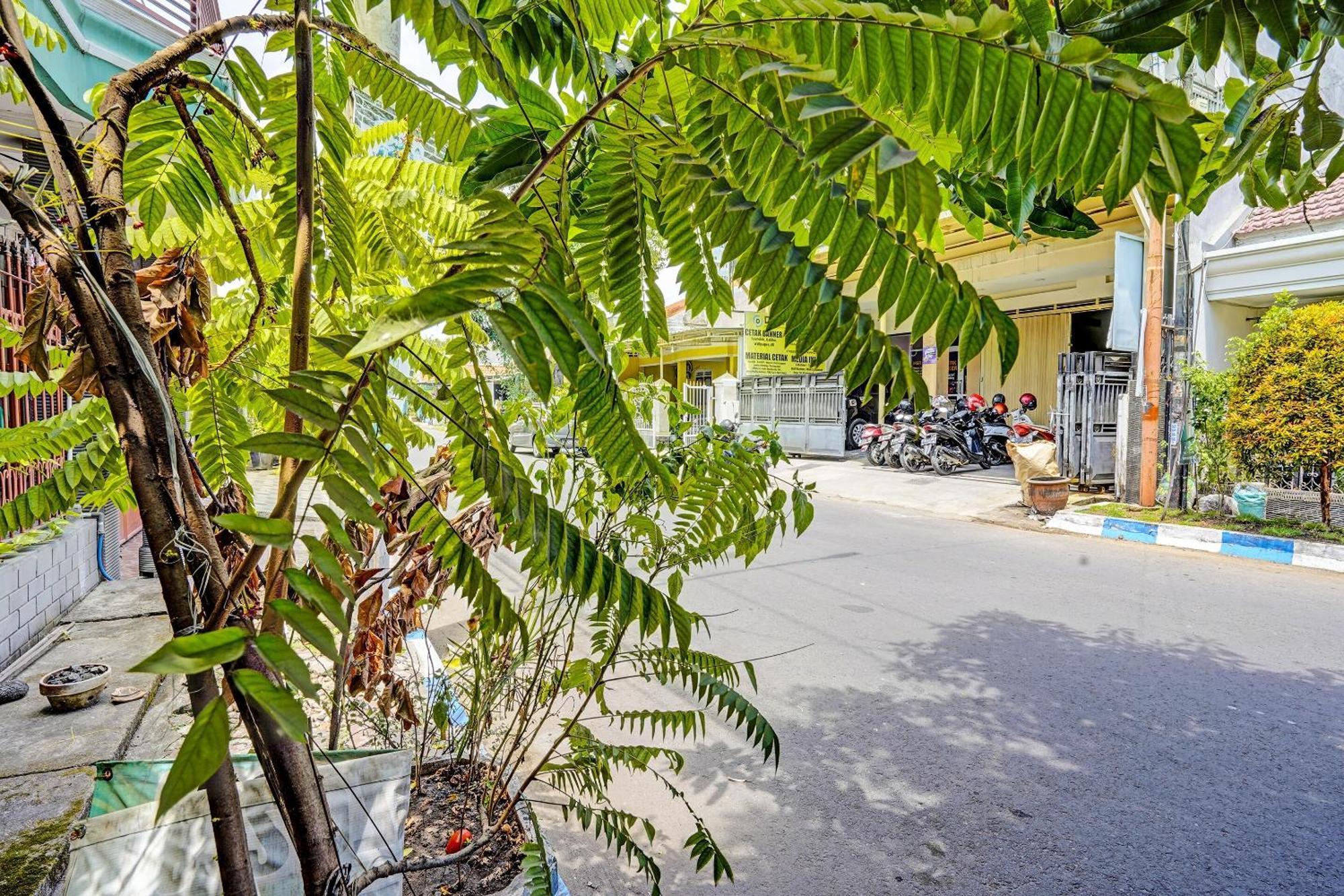 Spot On 91716 Kost Yy Syariah Hotel Mojokerto Kültér fotó