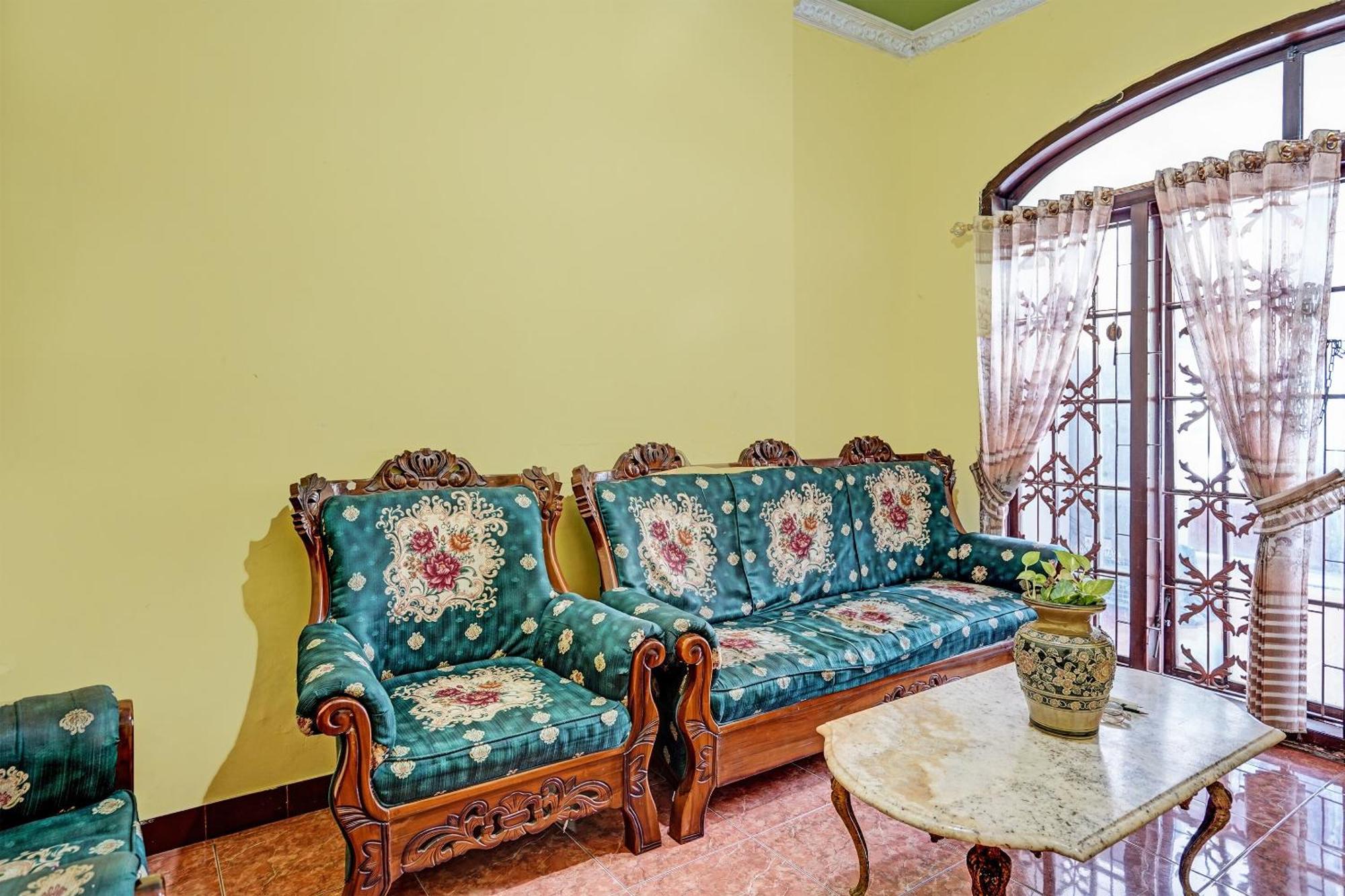 Spot On 91716 Kost Yy Syariah Hotel Mojokerto Kültér fotó