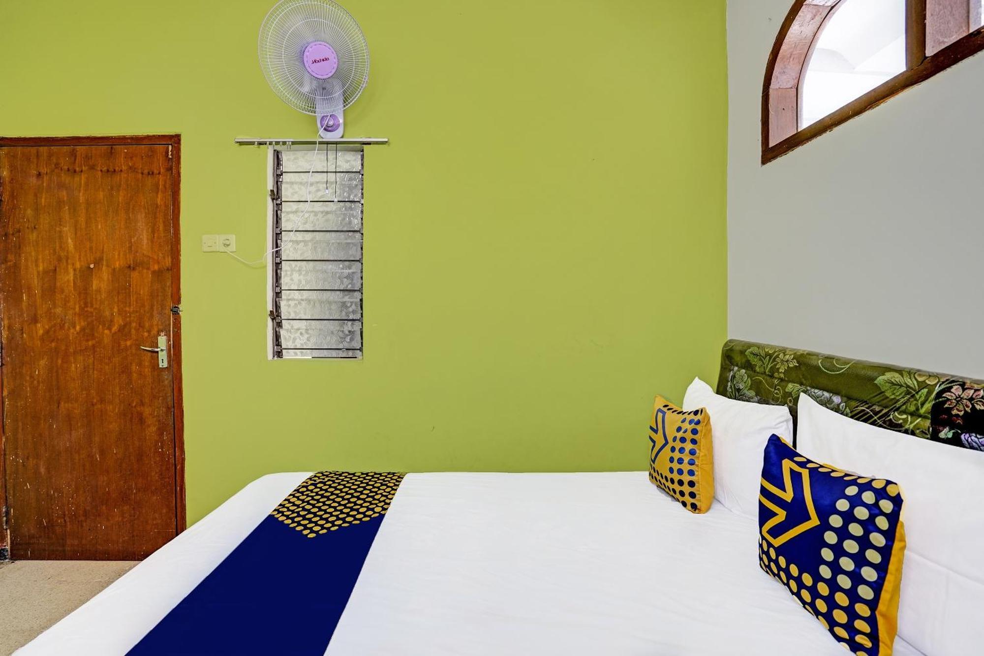 Spot On 91716 Kost Yy Syariah Hotel Mojokerto Kültér fotó