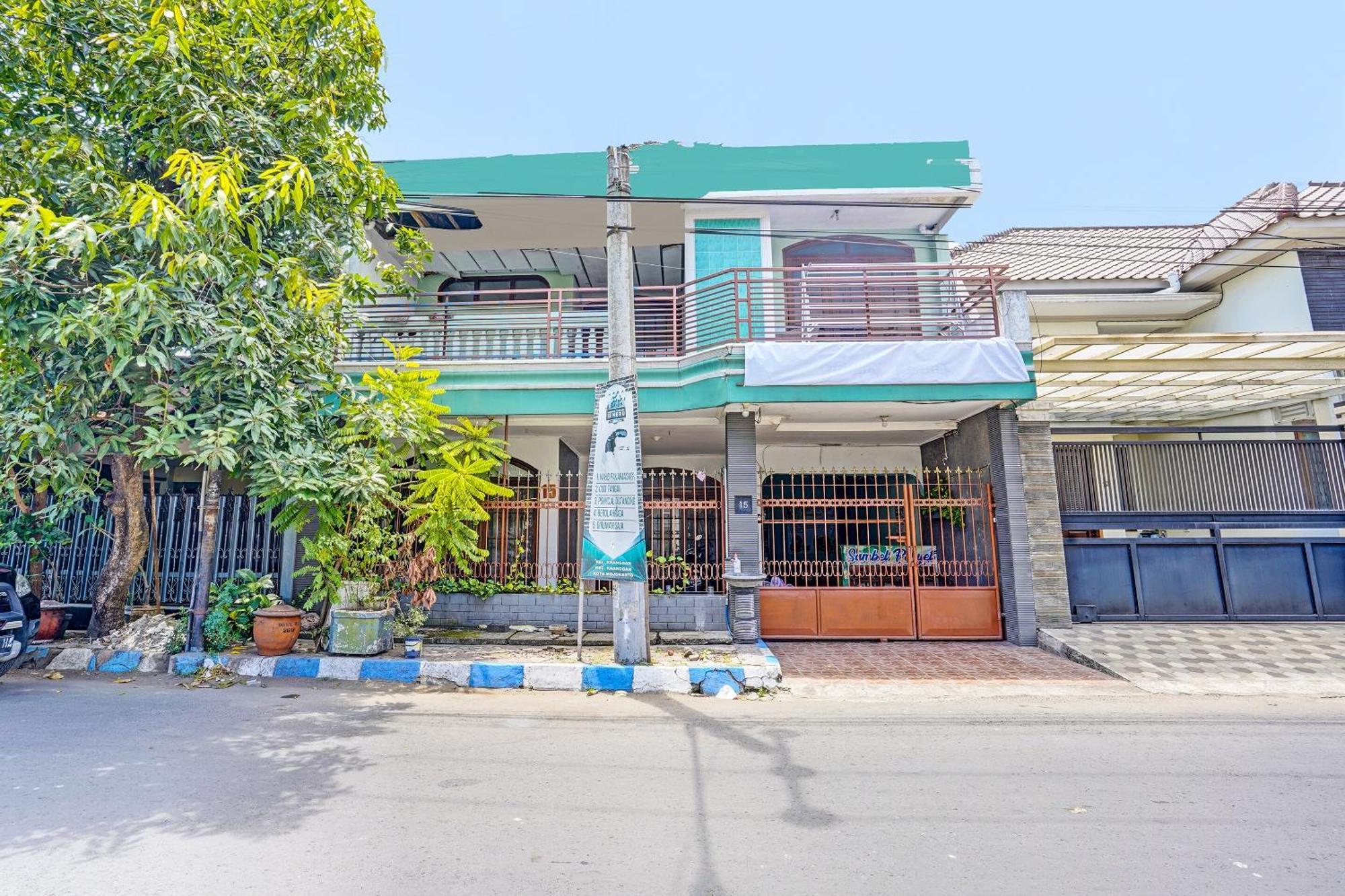 Spot On 91716 Kost Yy Syariah Hotel Mojokerto Kültér fotó