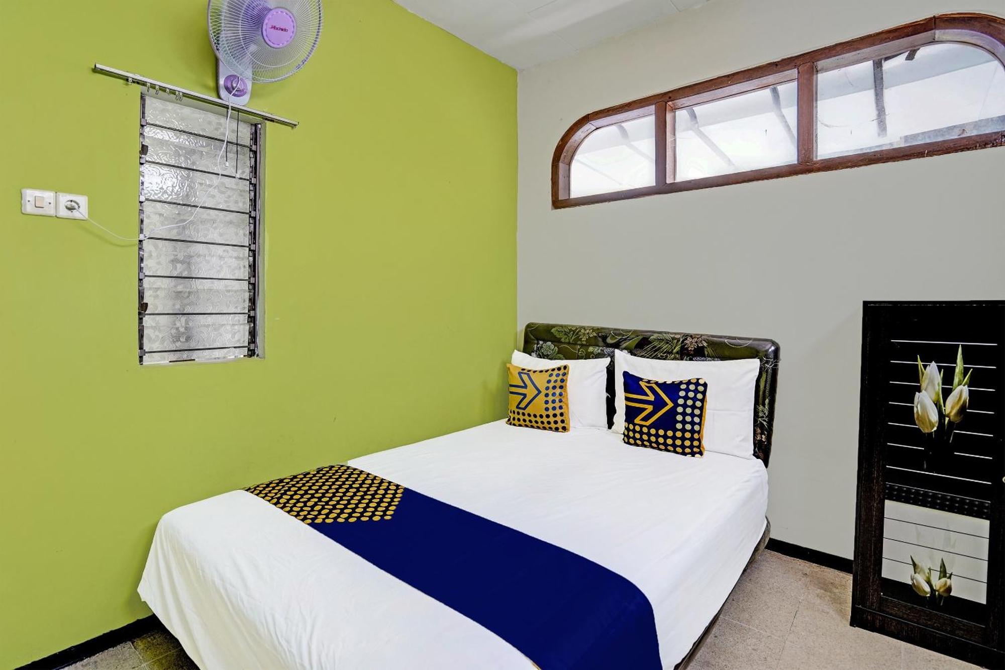 Spot On 91716 Kost Yy Syariah Hotel Mojokerto Kültér fotó