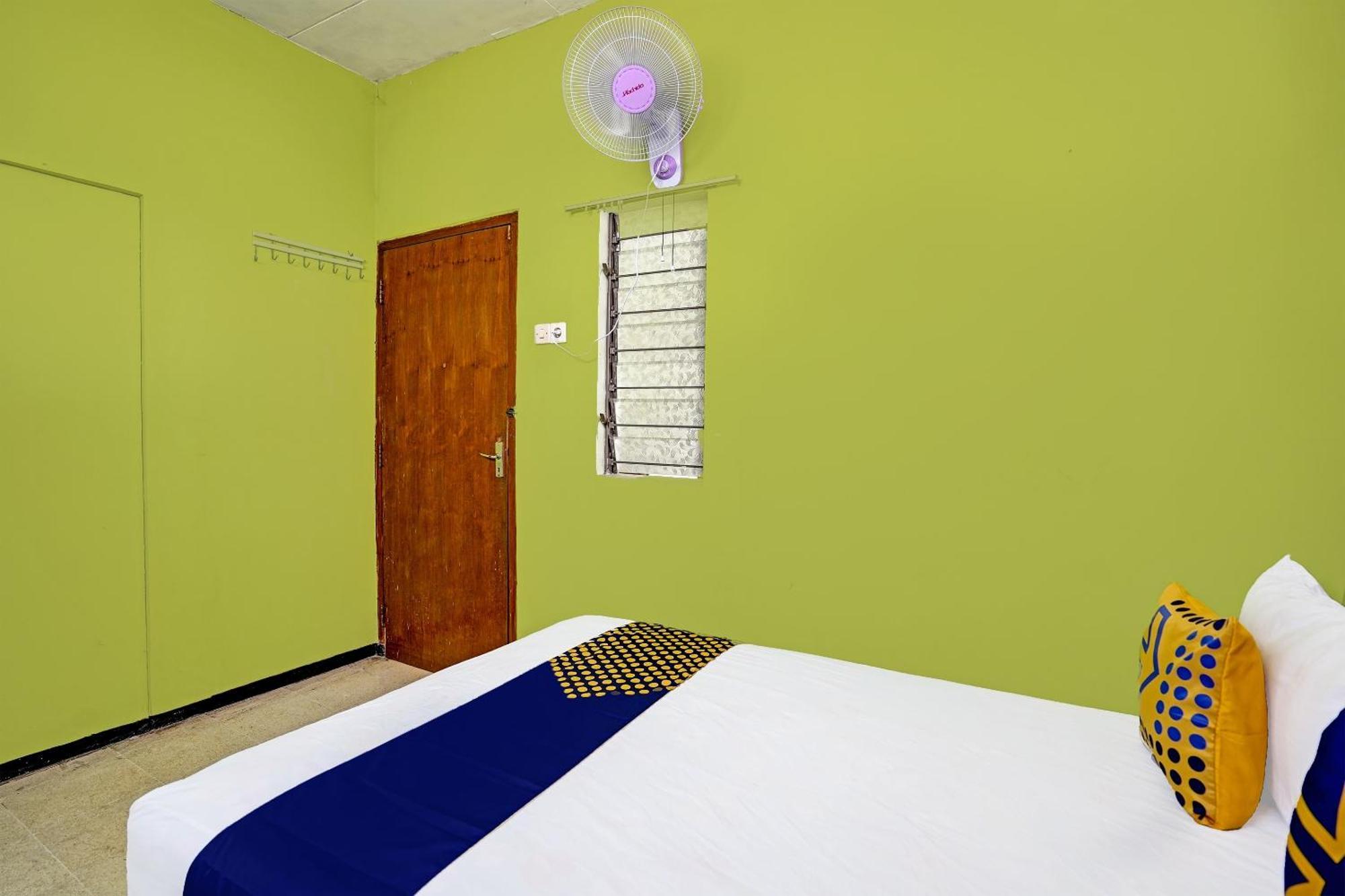 Spot On 91716 Kost Yy Syariah Hotel Mojokerto Kültér fotó