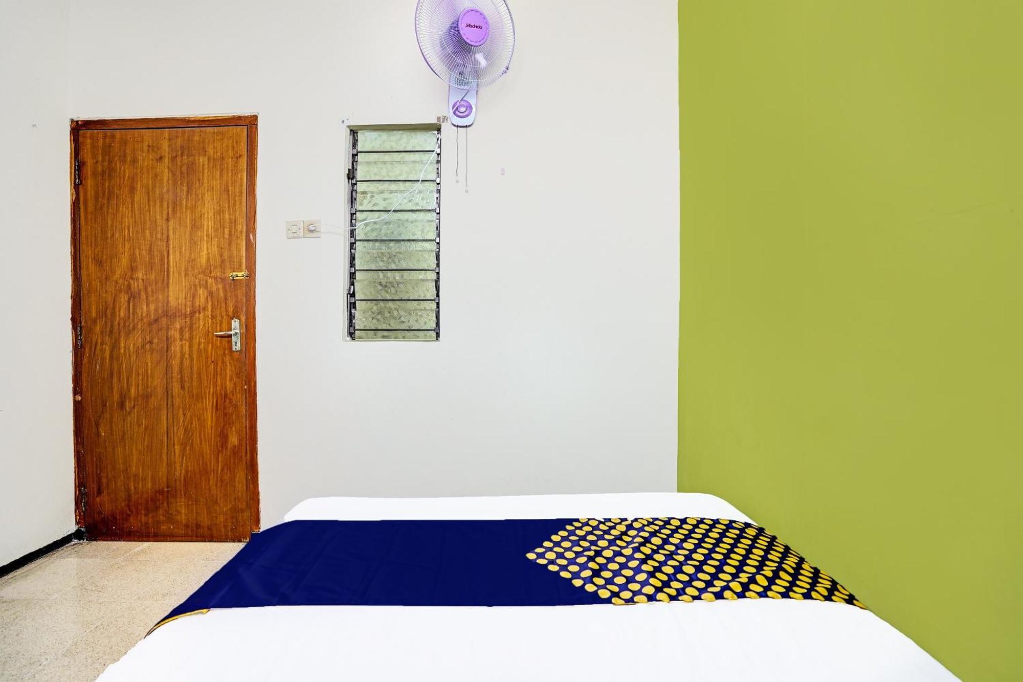 Spot On 91716 Kost Yy Syariah Hotel Mojokerto Kültér fotó